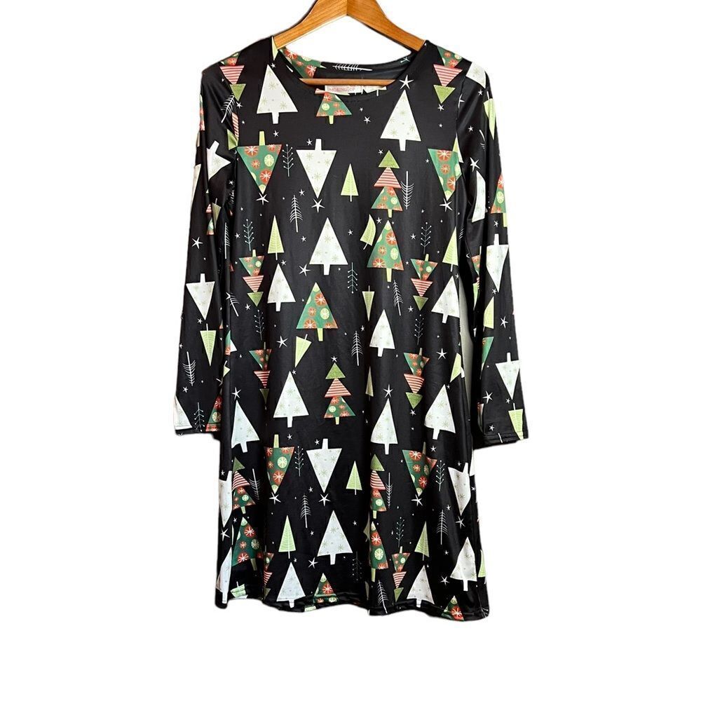 3 for $30! Mocking Top Christmas tree dress.‎